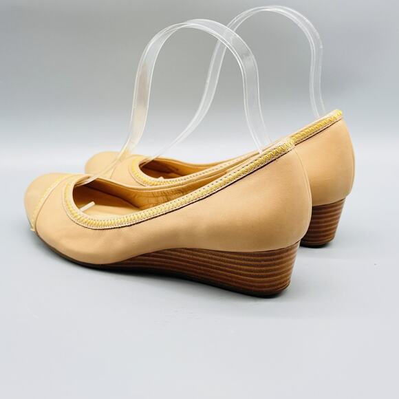 Cole Haan Shoes Womens 6.5 Beige Leather Wedge Heel Air Comfort Slip On Vintage - Picture 6 of 11